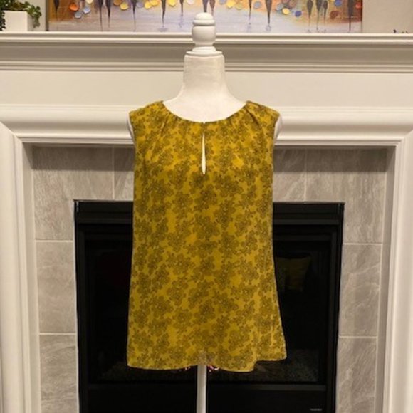 CAbi Tops - CAbi Sleeveless Paisley Top